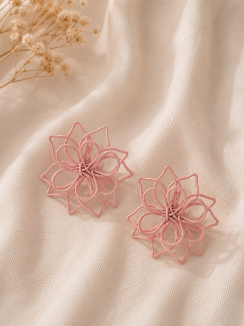 Boucles d'oreilles fleur ajourée rose clair