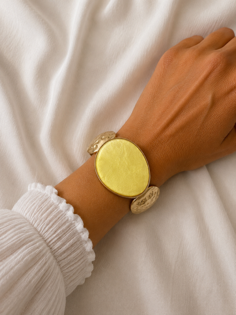 Bracelet manchette doré acier inoxydable avec médaillon nacré My Sweet Closet
