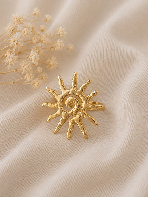 Bague dorée soleil martelé